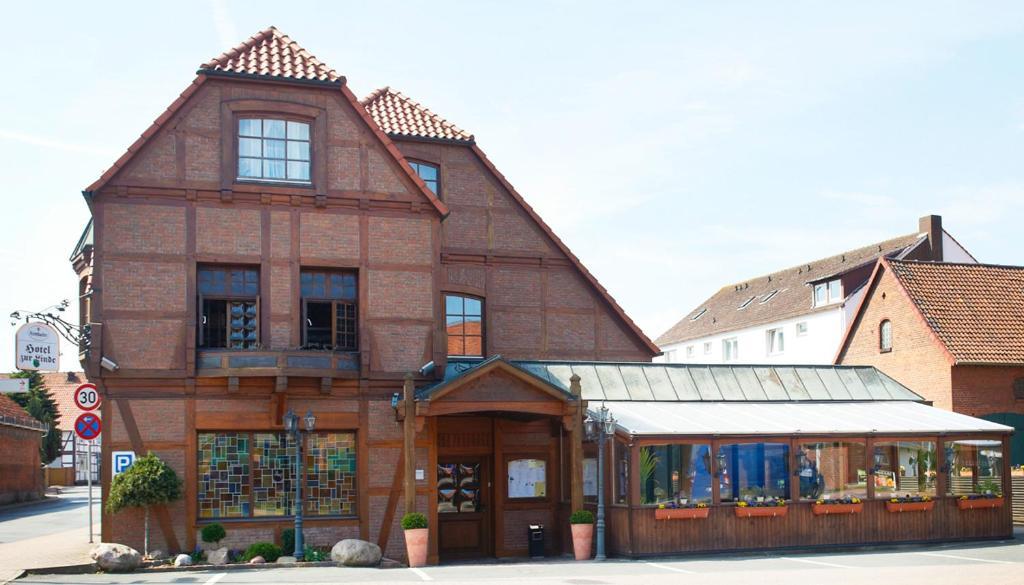Hotel Restaurant Zur Linde Pattensen Exterior foto
